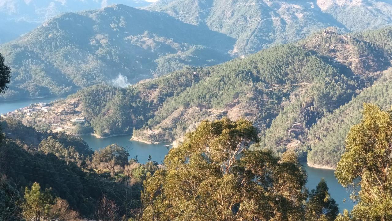 Geres Do Alibaba Villa Ruivaes ภายนอก รูปภาพ